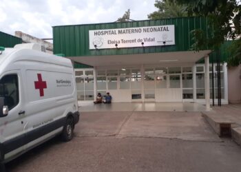 Corrientes: El bebé abandonado está en estado reservado y con respirador