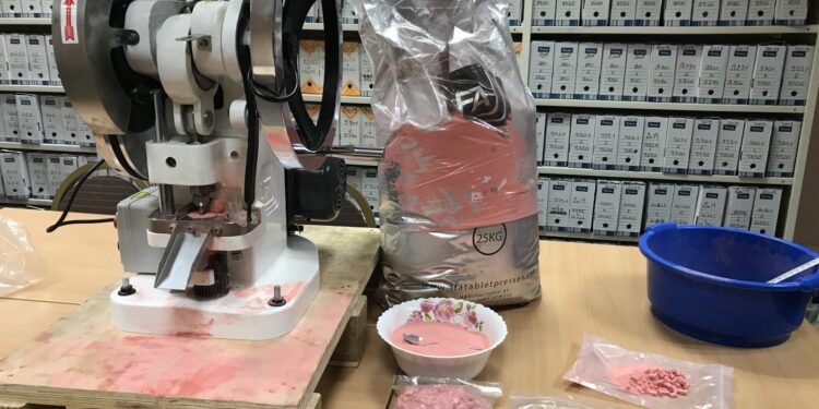La policía anunció un secuestro de droga y eran caramelos