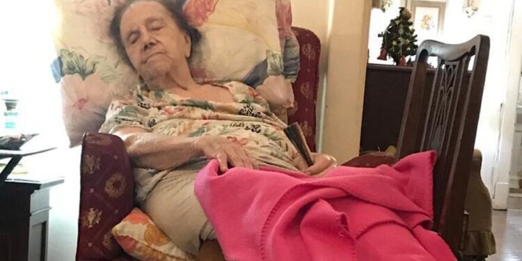 Tenía 94 años, sufría de cáncer y la estafaron con un testamento
