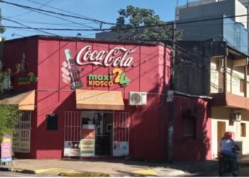 Corrientes: empleado de un kiosco evitó un asalto a mano armada usando un escurridor
