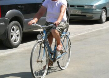 Esquina: le robaron cuando volvía de trabajar en su bicicleta