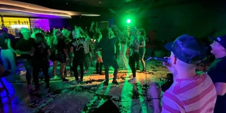 Polémica por la fiesta de la hija de Carlitos Tevez