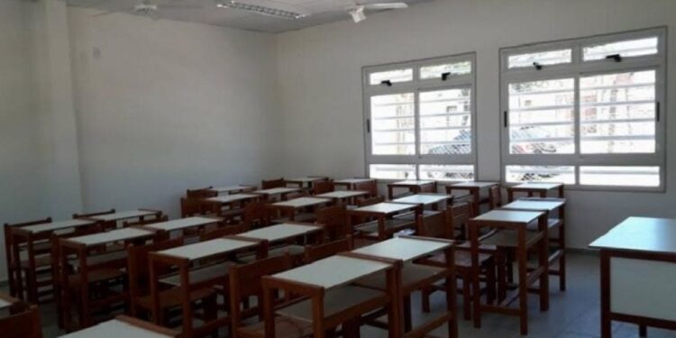 Un colegio secundario permanecerá cerrado por un caso de Covid19