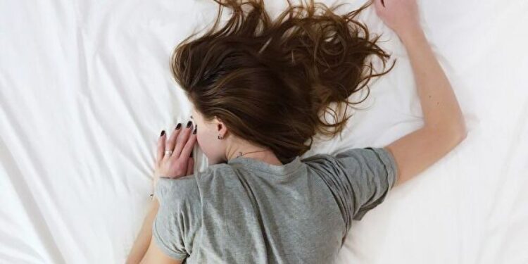 Qué tan importante es dormir bien para enfrentar el Covid 19