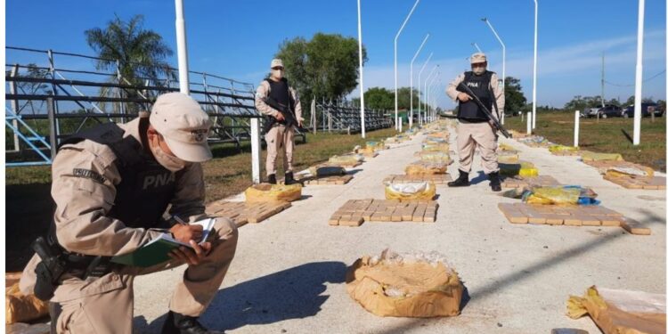 Ituzaingó: Prefectura secuestró más de 6.000 kilos de marihuana