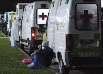 Convocan a médicos para sumarse al Hospital de Campaña por el aumento de casos