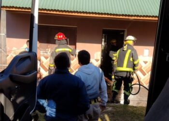 Esquina: bomberos acudieron a un principio de incendio en una vivienda
