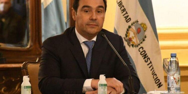 Valdés anunció que las medidas sanitarias se extienden por una semana más