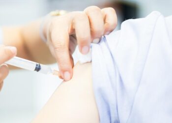 Esquina: Ramírez denunció la venta de vacunas contra el coronavirus