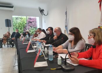 La UCR conformará una comisión para definir esquema de alianzas
