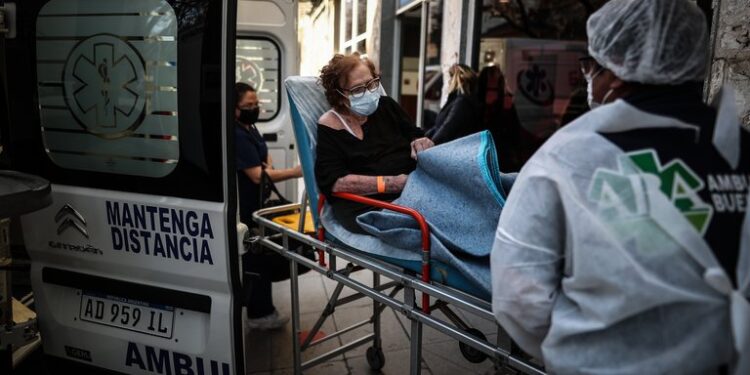 ¿Por qué hay muertos por COVID-19 que ya estaban vacunados con dos dosis?