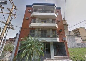Murió tras caer desde el segundo piso de un edificio en Corrientes