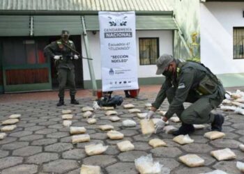 Hallan más de 175 kilos de droga ocultos en una grúa en Corrientes