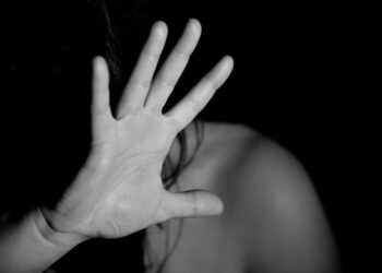 Violencia de género: la salvó la policía de ser atacada por su ex