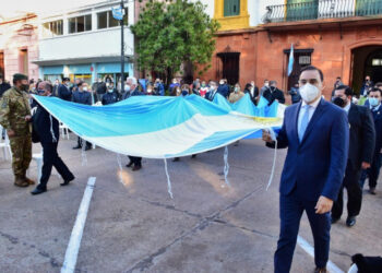 Valdés presidió el acto por el 189° aniversario de Mercedes