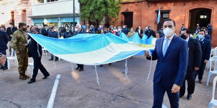 Valdés presidió el acto por el 189° aniversario de Mercedes