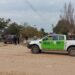 Accidente en Esquina: Una motocicleta terminó debajo de una camioneta