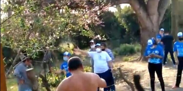 Acusan a una intendenta peronista de amenazar con sacarle pensiones a quienes no los voten