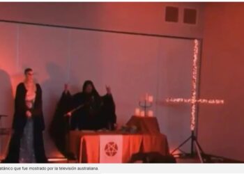 Por error, un noticiero transmitió un ritual satánico en vivo