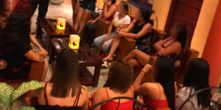 Escapó de la red de trata de su papá “asesinaba y enterraba gente allí”