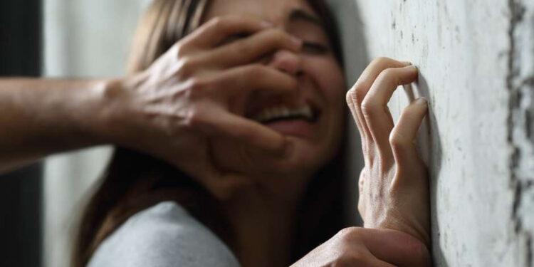 Asaltaron a una familia en su casa de Pilar y violaron a una joven