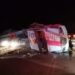 Rescataron a un camionero tras volcar en Monte Caseros