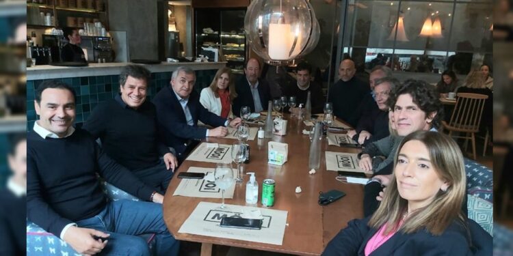 La UCR se reunió para apoyar a Facundo Manes en la previa al cierre de campaña