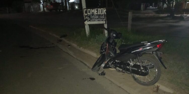 Esquina: motociclista murió tras ser rozado por un camión con acoplado