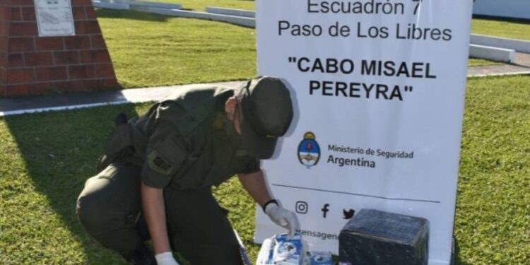 Corrientes: Llevaban marihuana dentro de cinco cartones de leche