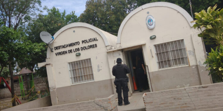 Delincuentes atacaron la base del GIR en el barrio Virgen de los Dolores para “rescatar” a un arrebatador