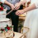 Una pareja que se casaba le cobró cada porción de la torta a los invitados