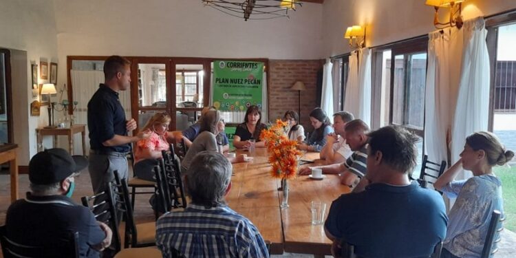 Plan Nuez Pecán: encuentro con productores en Esquina para evaluar el avance del programa