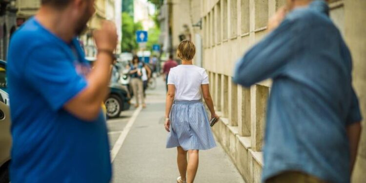 España: Lo condenaron por abuso sexual por tocarle la cola a una mujer en la calle