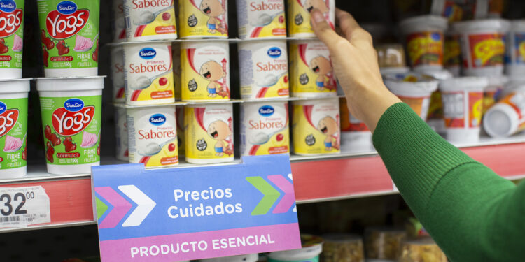 Nación busca congelar los precios de 900 productos hasta enero