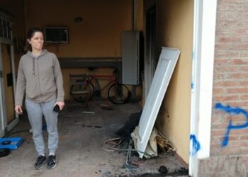 Vandalizaron la casa y mataron a las mascotas del docente acusado de abuso sexual