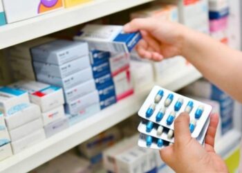 El Gobierno acordó con los laboratorios y congela los precios de los medicamentos hasta el 7 de enero