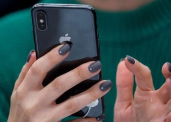 La Aduana subastará iPhones y Macbooks ¿cómo participar?