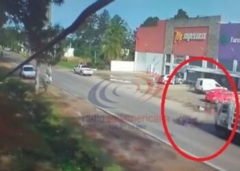 Murió el joven que fue arrollado por un camión en Santa Ana