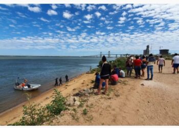Buscan a un joven de 18 años que desapareció en el río Paraná tras una persecusión policial