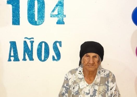 La abuela Leonarda, la más longeva de San Luis del Palmar, cumplió 104 años