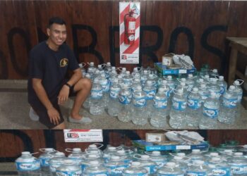 Esquina: El Club San Roque donó bidones de agua a los bomberos voluntarios