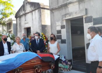 El vicegobernador despidió los restos del ex intendente de Esquina, Hugo Mancini