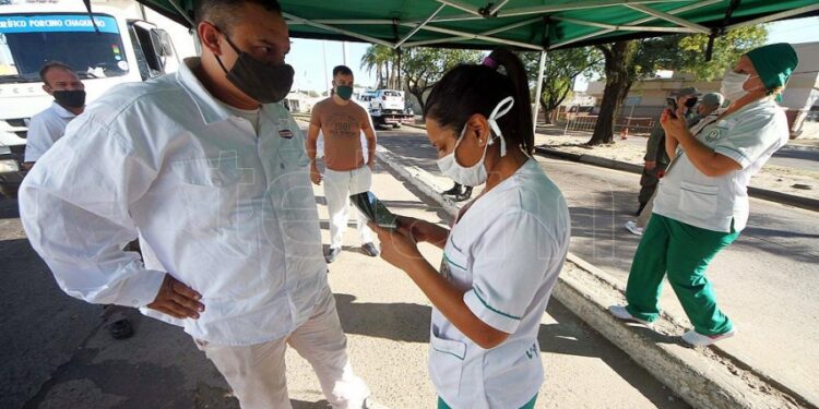 COVID-19: hubo 2.489 casos y tres muertes en el Hospital de Campaña