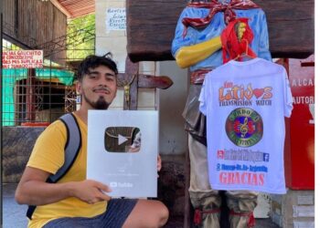 Famoso Youtuber pasó por el Gauchito Gil para cumplir su promesa