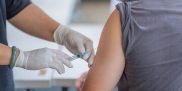 Esquina: este jueves siguen vacunando contra el coronavirus en el hospital