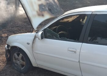 Corrientes: así consumió el fuego a varios vehículos estacionados