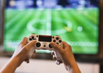 Adolescente mató a su familia porque le sacaron la Play y el wifi