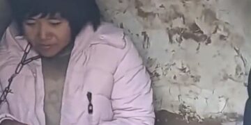 Rescatan a una mujer que vivía encadenada a una pared