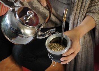 Aseguran que tomar mate es como “fumarse 100 cigarrillos”