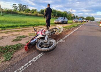 Bella Vista: chocó con una moto y luego la atropelló un colectivo